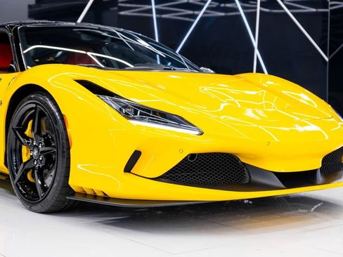 Used 2021 Ferrari F8 Tributo RWD image 5