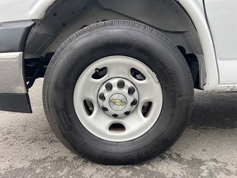 Used 2024 Chevrolet Express 2500 w/ Driver Convenience Package image 10