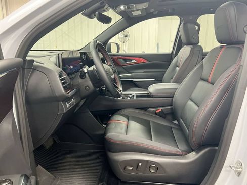 New 2026 Chevrolet Traverse RS w/ LPO, Floor Liner Package AWD/4WD image 21