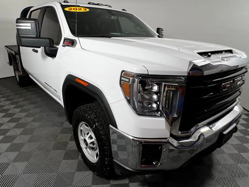 Used 2023 GMC Sierra 2500 Pro w/ Convenience Package AWD/4WD image 3