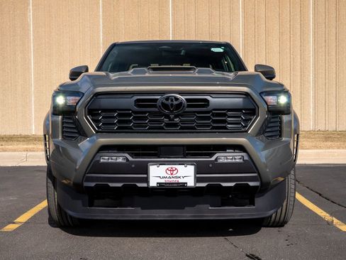 New 2026 Toyota Tacoma TRD Sport w/ TRD Sport Premium Package image 3