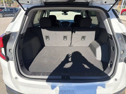 Used 2022 GMC Terrain SLE w/ Driver Convenience Package image 5