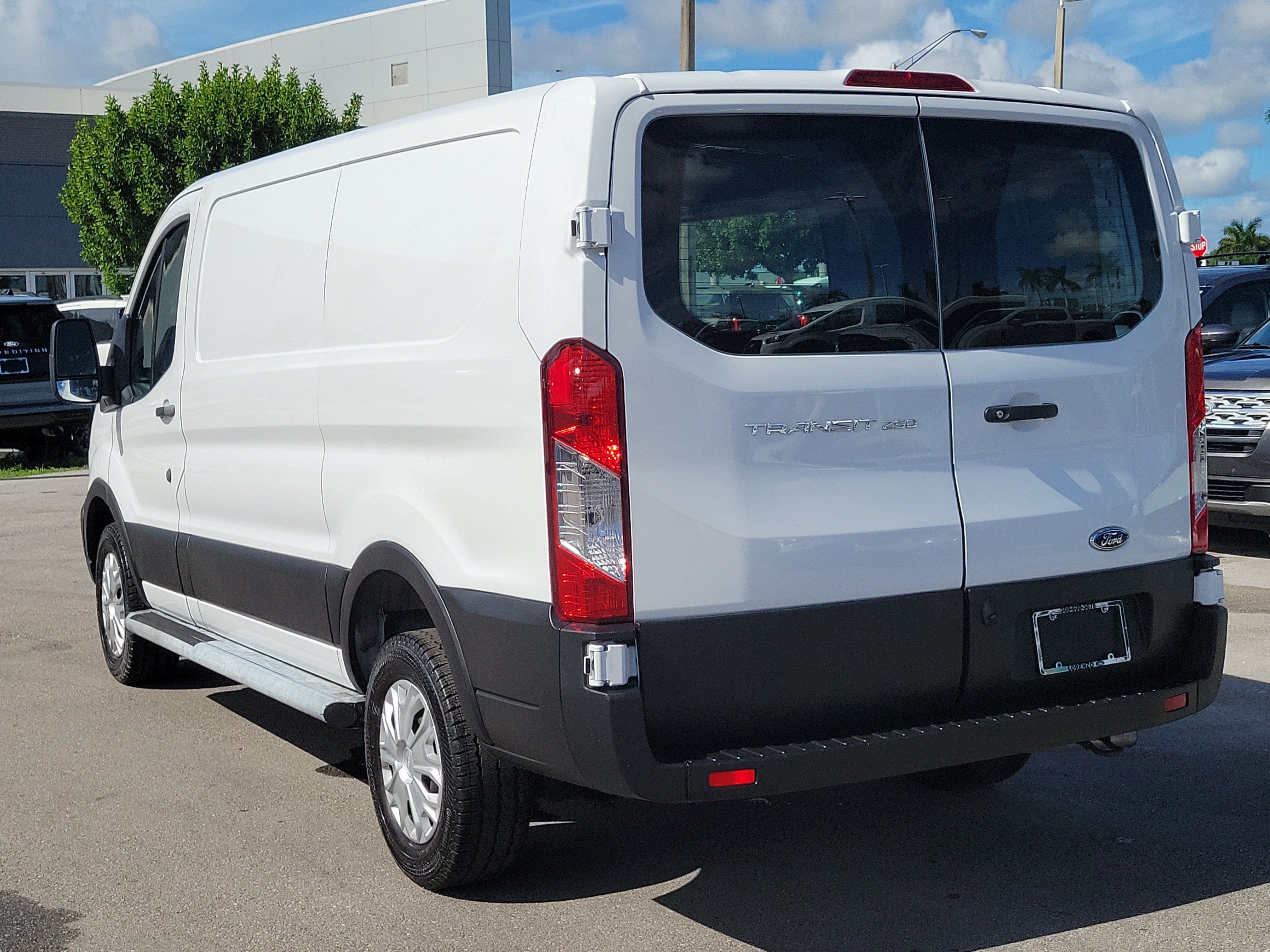 Used 2025 Ford Transit 250 Low Roof w/ Exterior Upgrade Package RWD image 7