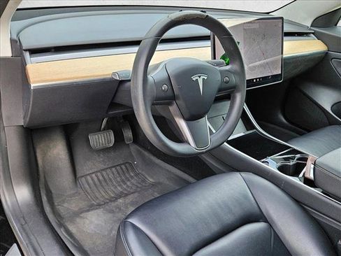 Used 2020 Tesla Model 3 Standard Range Plus image 10