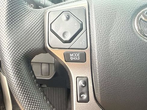 Used 2021 Toyota Tacoma SR5 AWD/4WD image 23