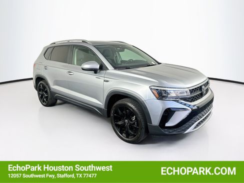 Used 2024 Volkswagen Taos SE FWD image 1