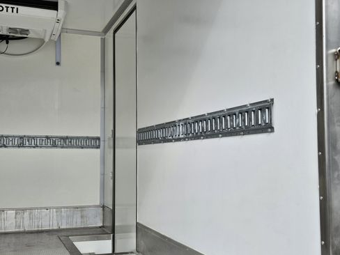 Used 2023 Mercedes-Benz Sprinter 3500 image 32