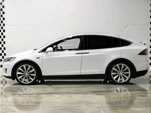 Used 2016 Tesla Model X P90D image 9