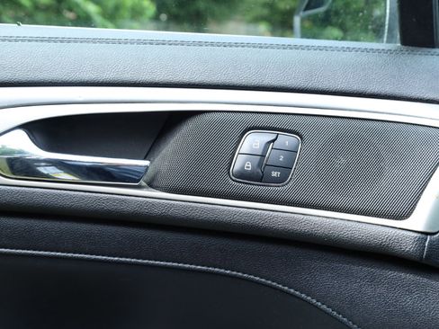 Used 2017 Lincoln MKZ Premiere image 19