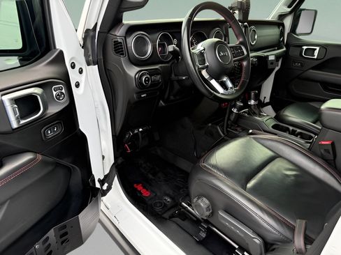 Used 2020 Jeep Gladiator Rubicon AWD/4WD image 16