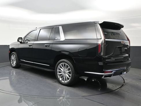 Used 2023 Cadillac Escalade ESV Premium Luxury AWD/4WD image 3