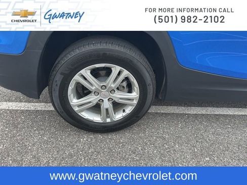 Used 2024 GMC Terrain SLE image 11