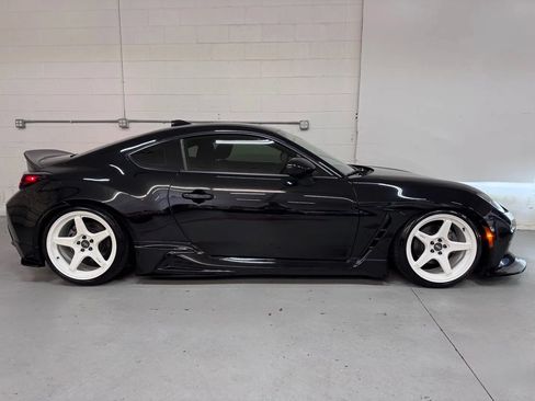 Used 2022 Toyota GR86 Premium RWD image 2