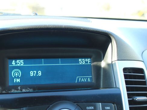 Used 2016 Chevrolet Cruze LT FWD image 18