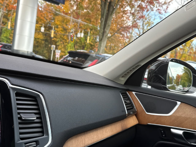 Used 2021 Volvo XC90 T6 Momentum w/ Climate Package AWD/4WD image 18