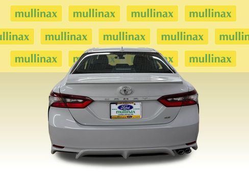 Used 2024 Toyota Camry SE FWD image 7