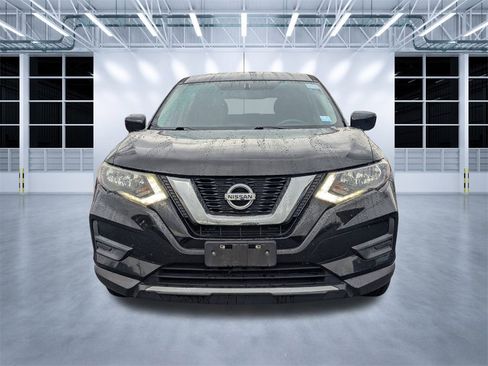Used 2017 Nissan Rogue S image 9