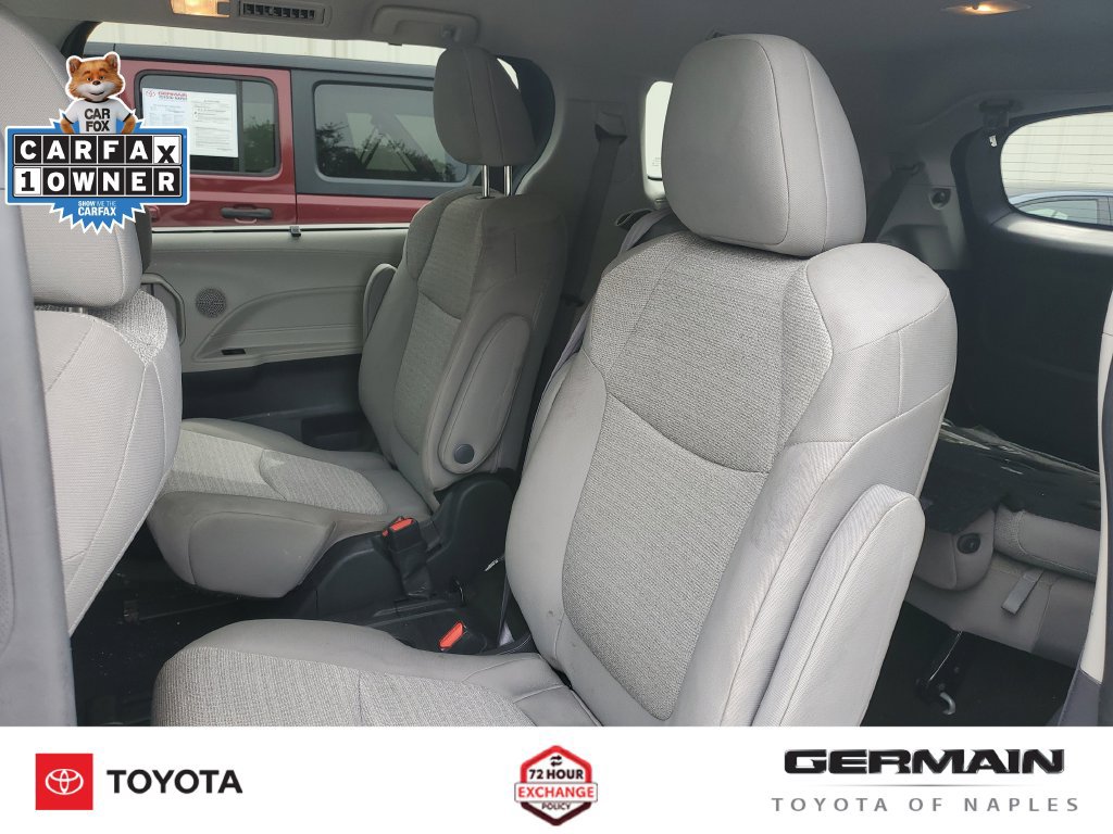 Used 2024 Toyota Sienna LE FWD image 20