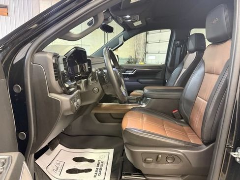 Used 2024 Chevrolet Silverado 1500 High Country w/ Technology Package AWD/4WD image 5