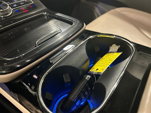 Used 2023 Lincoln Nautilus Reserve image 19