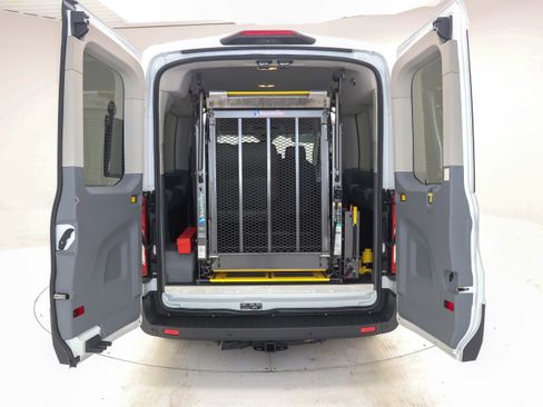 Used 2018 Ford Transit 350 XLT RWD image 11