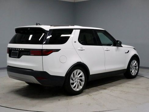 Used 2024 Land Rover Discovery S image 11