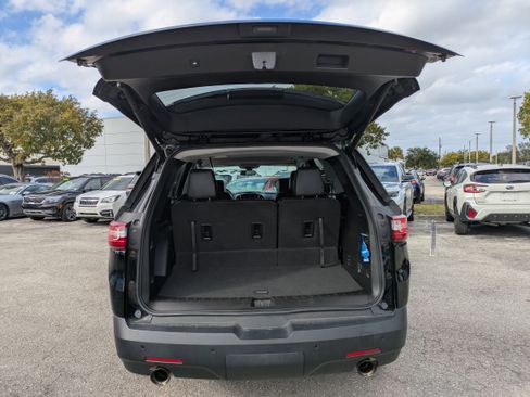 Used 2020 Chevrolet Traverse LT image 13