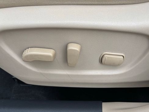 Used 2016 Nissan Rogue SV w/ SV Premium Package image 15