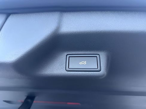 New 2025 Volkswagen ID. Buzz Pro S image 26