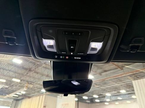 Used 2024 Chevrolet Silverado 1500 High Country w/ Technology Package AWD/4WD image 17