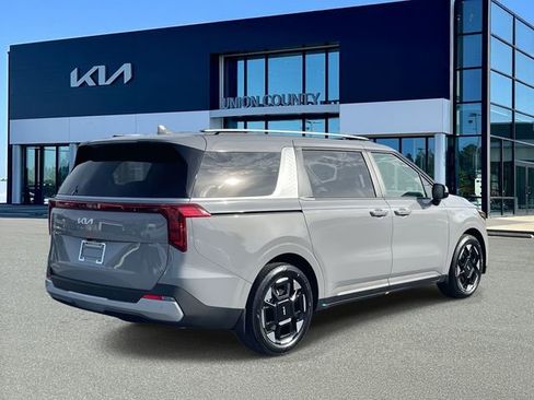 New 2026 Kia Carnival EX image 10