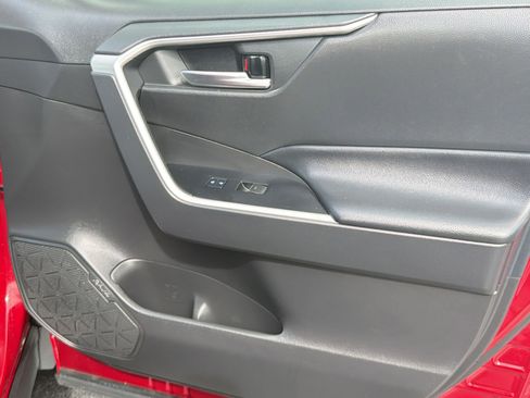 Used 2023 Toyota RAV4 XLE w/ Convenience Package image 32
