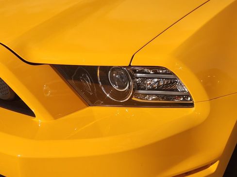 Used 2013 Ford Mustang Boss 302 w/ Boss 302 Accessory Pkg RWD image 9