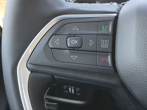 New 2025 Jeep Grand Cherokee Laredo image 23