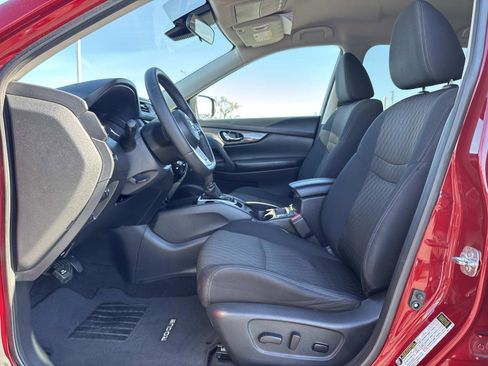 Used 2019 Nissan Rogue SV image 20