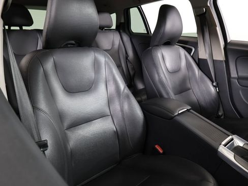 Used 2015 Volvo V60 T5 Premier image 24