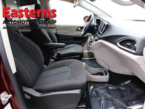 Used 2023 Chrysler Voyager LX FWD image 22