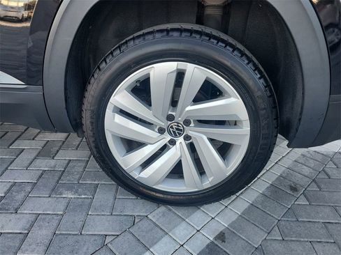 Used 2021 Volkswagen Atlas Cross Sport SE image 14