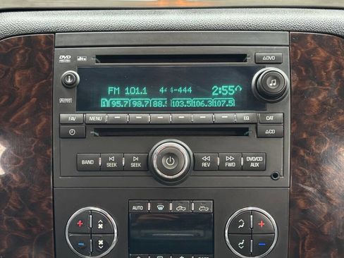 Used 2011 GMC Sierra 2500 Denali w/ Snow Plow Prep Package image 28