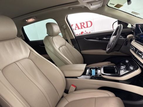 Used 2022 Lincoln Nautilus Reserve w/ Equipment Group 201A image 9