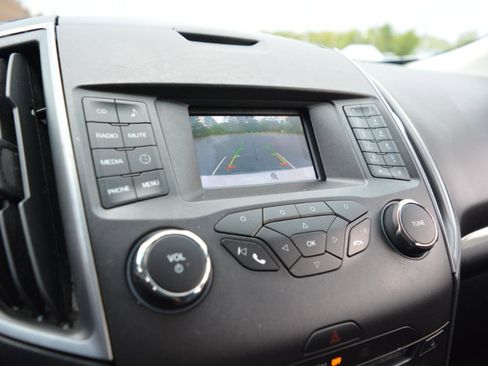 Used 2017 Ford Edge SE w/ Cargo Accessory Package image 16