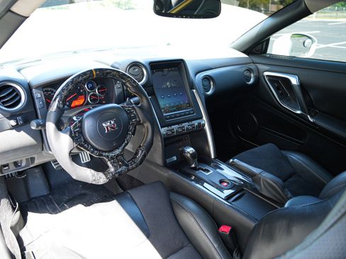 Used 2009 Nissan GT-R Premium AWD/4WD image 16