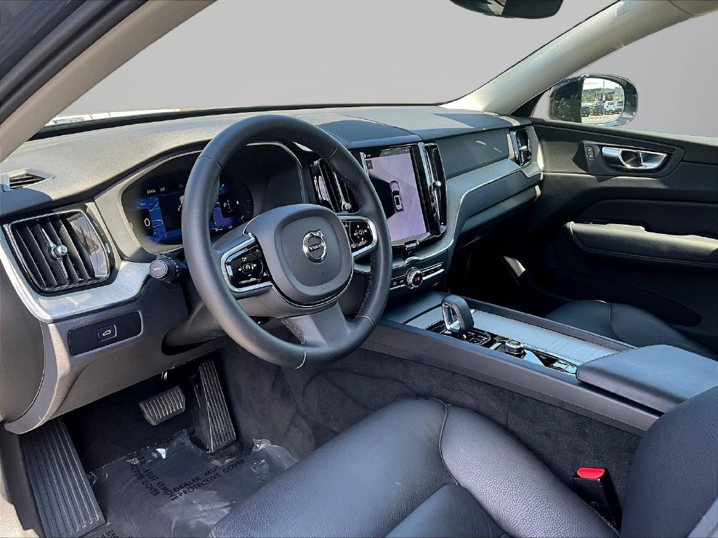 Used 2025 Volvo XC60 B5 Plus w/ Protection Package Premier AWD/4WD image 21