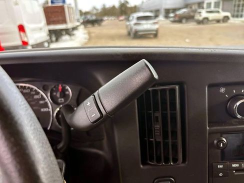 Used 2016 GMC Savana 3500 image 16