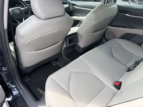 Used 2018 Toyota Camry SE w/ Convenience Package FWD image 17