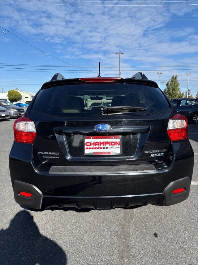 Used 2017 Subaru Crosstrek 2.0i Premium w/ Moonroof Package AWD/4WD image 6