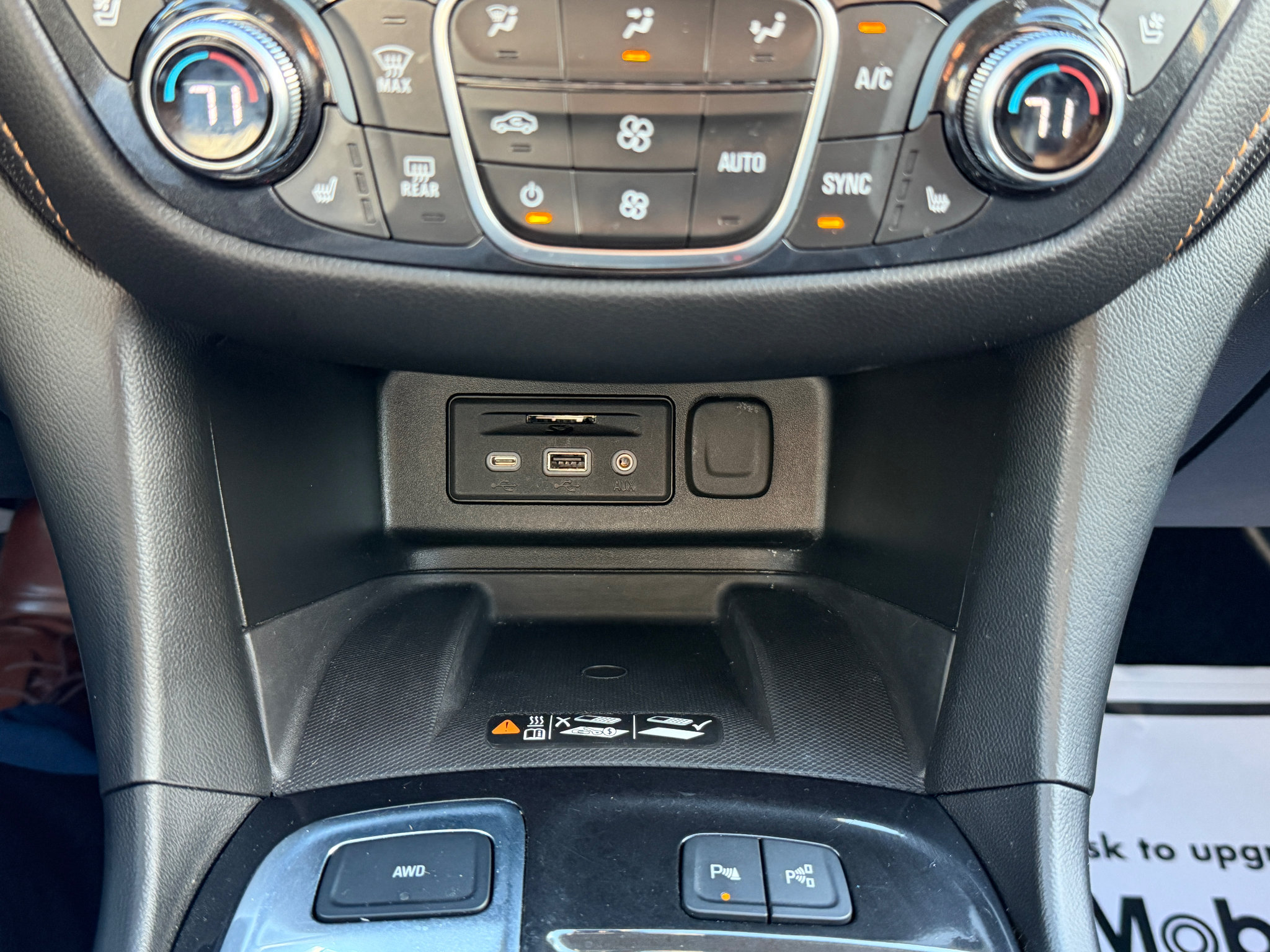 Used 2022 Chevrolet Equinox Premier AWD/4WD image 13