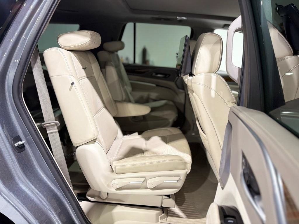 Used 2021 Cadillac Escalade Premium Luxury Platinum AWD/4WD image 13