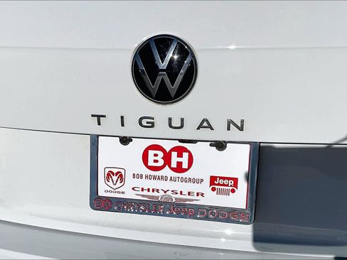 Used 2024 Volkswagen Tiguan Wolfsburg Edition image 51