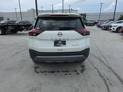 Used 2023 Nissan Rogue SL w/ SL Premium Package image 4